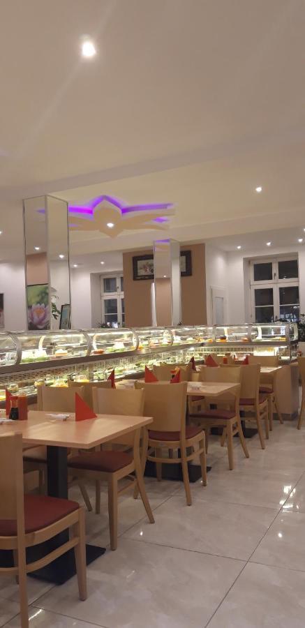 ראסטאט Trang Hotel-Restaurant מראה חיצוני תמונה